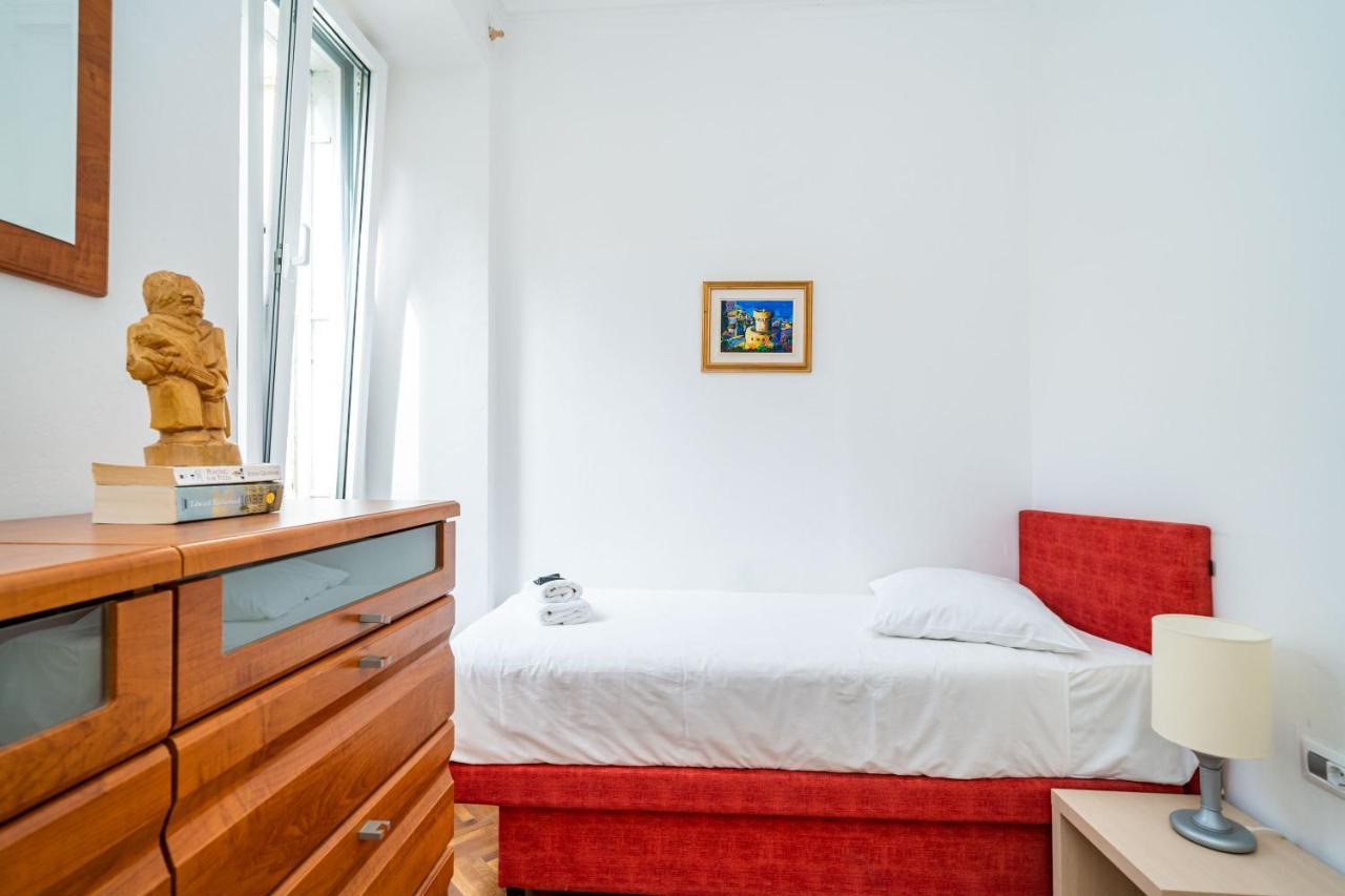 Laus I , Apartment In Old Town ドゥブロブニク エクステリア 写真